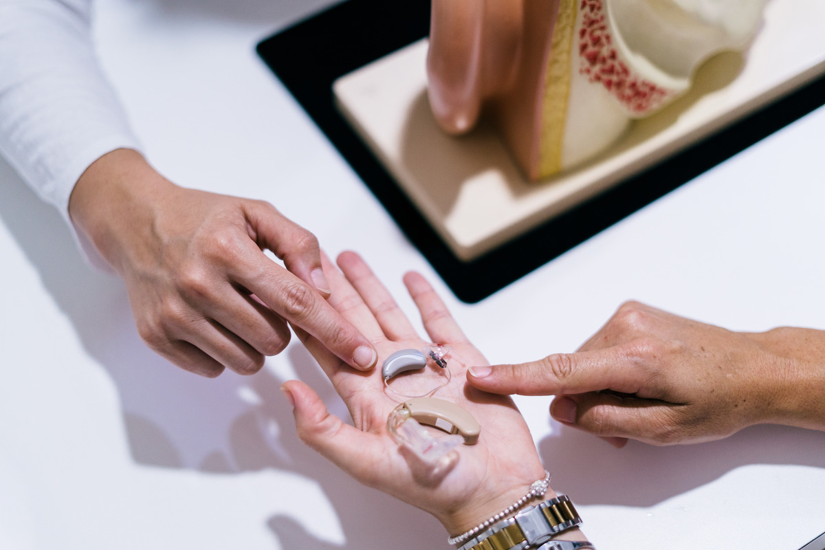 A guide to hearing aid parts and controls